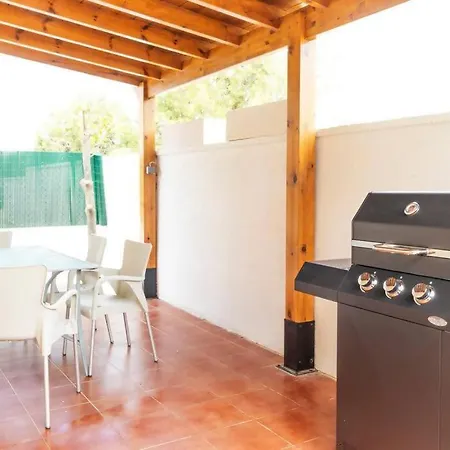 Βίλα Pink Villamediterraneo