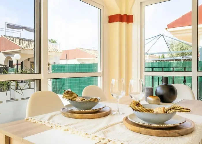 Pink Villamediterraneo