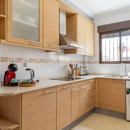 Pink Villamediterraneo - Winter By The Sea 빌라 *