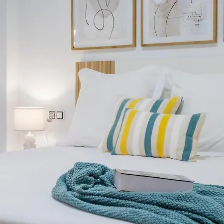 Pink Villamediterraneo - Winter By The Sea