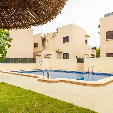 Vila Pink Villamediterraneo - Winter By The Sea *