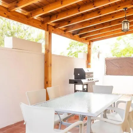 Pink Villamediterraneo - Winter By The Sea Torrevieja